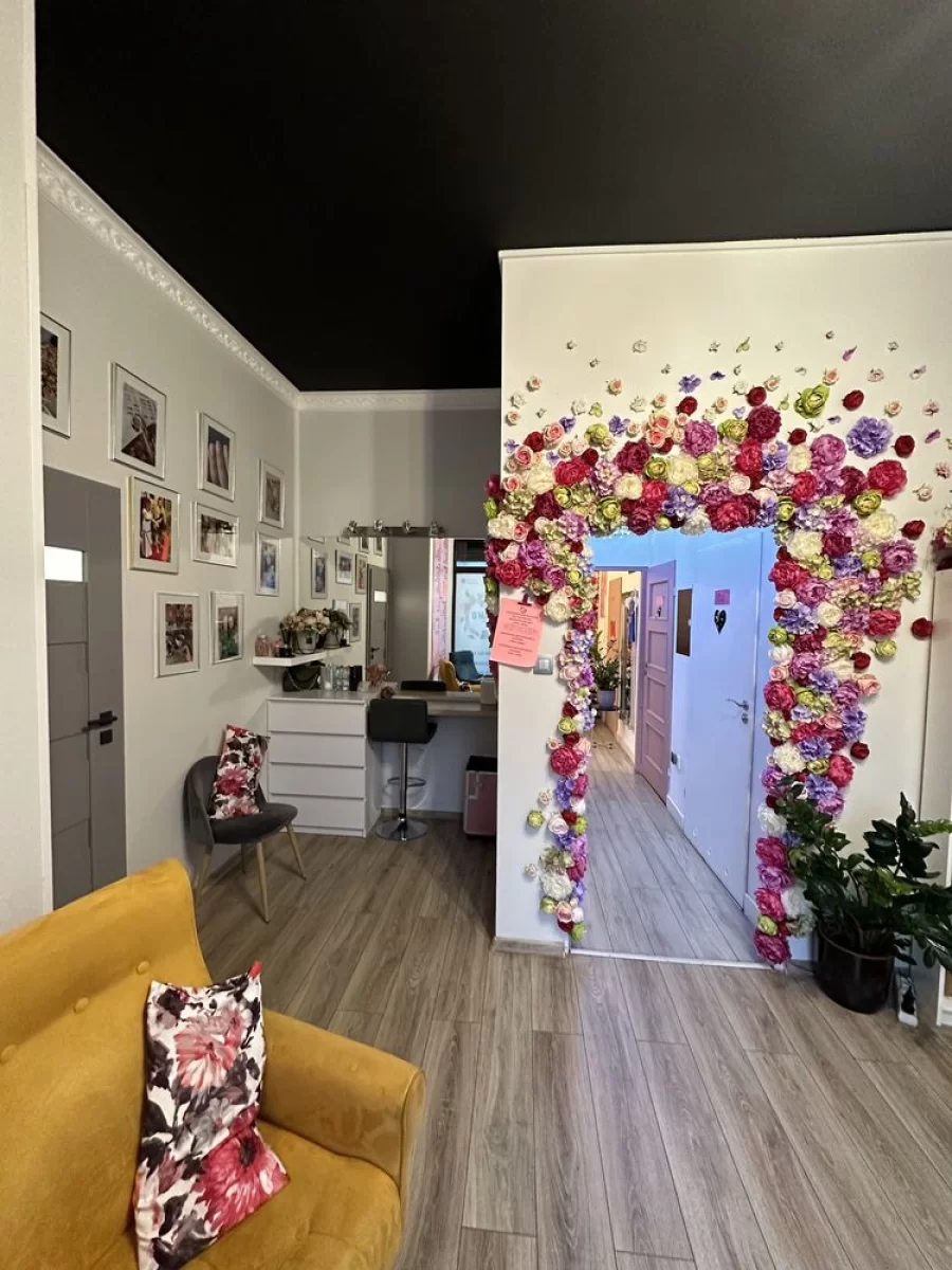 Odstąpię sprzedam gotowy działający biznes salon kosmetyczny