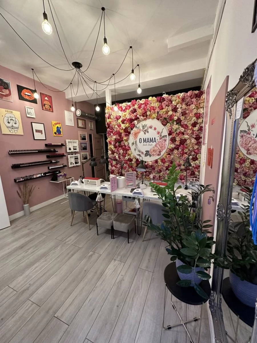 Odstąpię sprzedam gotowy działający biznes salon kosmetyczny