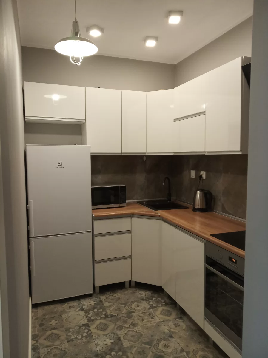 Bezpośrednio 2 pokoje 38 m2, Sokołowska, metro, garaż