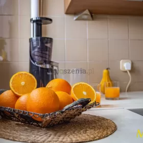 Słoneczne 3 pokoje w środku miasta, 3 piętro, balkon.