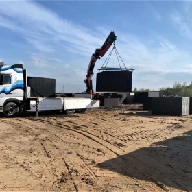 Zbiornik Betonowy Na Wodę Szambo Szamba Betonowe Piwnica Kanał Wykop