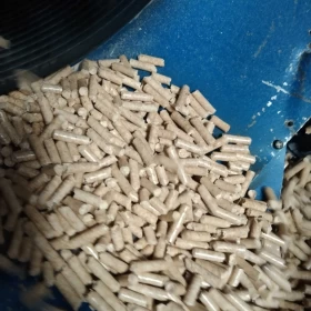 Pellet drzewny iglasty transport rozładunek Sucha Beskidzka