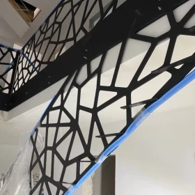 Balustrady poręcze barierki stopnie drewniane konstrukcje stalowe