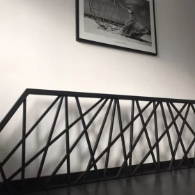 Balustrady poręcze barierki stopnie drewniane konstrukcje stalowe
