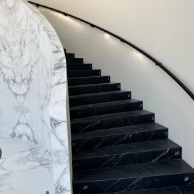 Balustrady poręcze barierki stopnie drewniane konstrukcje stalowe