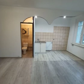 Sprzedam kawalerke Czernica