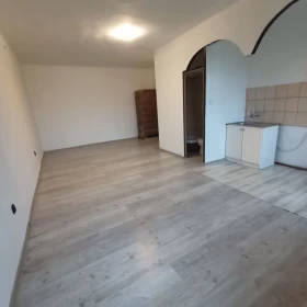 Sprzedam kawalerke Czernica
