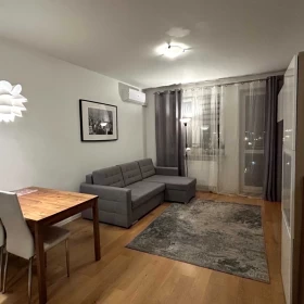 Wynajmę Mieszkanie na wynajem 46m2–2 pokoje, parking, klima