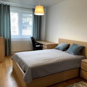 Wynajmę Mieszkanie na wynajem 46m2–2 pokoje, parking, klima