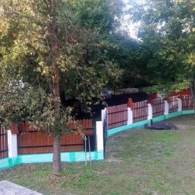Sprzedam  Dom z basenem i jacuzzi na dużej działce Łomianki