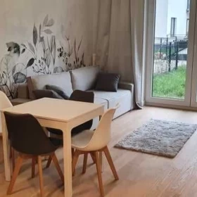 Wynajmę Mieszkanie 40m, 2 pokoje, duży ogródek, Kłobucka Warszawa
