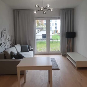 Wynajmę Mieszkanie 40m, 2 pokoje, duży ogródek, Kłobucka Warszawa