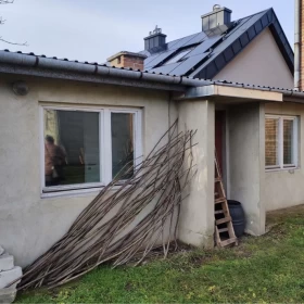 Sprzedam Dwupiętrowy dom z ogrodem przy rynku Wąwolnica