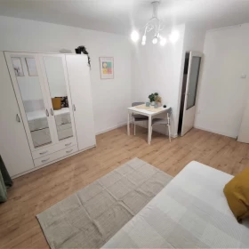 Wynajmę Kawalerka 35m2 Kraków os. Kalinowe 22, Bieńczyce