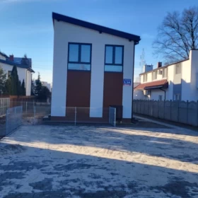 Sprzedam Bezczynszowy segment Marki z ogródkiem 61,36m2