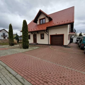 Dom do wynajęcia w zacisznym osiedlu, Wybudowanie Michałowo