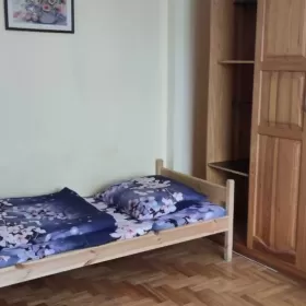 Tani Nocleg Warszawa Pokoje dla pracowników miejsca w pokoju 650 zł/m