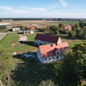 Sprzedam nieruchomość zespół dworski