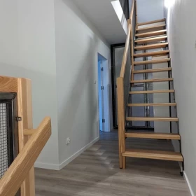 Wynajmę mieszkanie 80m2, salon, dwie sypialnie, ogród, użytkowe poddasze Jeżów Sudecki