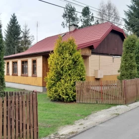 Sprzedam Dom drewniany, budynek gospodarczy, działka budowlana