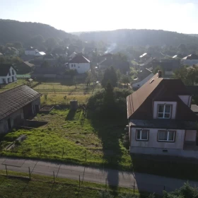 Sprzedam Dom z budynkiem gospodarczym w spokojnej okolicy