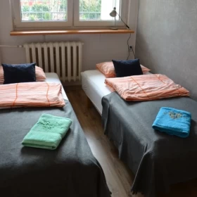 Wynajmę mieszkania Warszawa 1 - 2 pokoje na miesiące i dla pracowników 1-2-3-5 os.