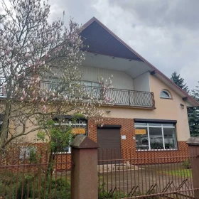 Sprzedam Dom mieszkalny z częścią handlowo-usługową