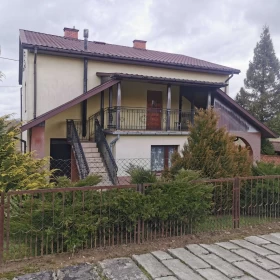 sprzedam dom piętrowy z zabudowaniem miejscowość ŁOPATKI