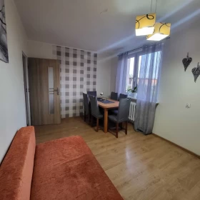 Wynajmę Mieszkanie z garażami i działką w Kwieciszewie