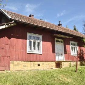 Dom drewniano-murowany z działką 1200m2 w Zawadzie k./ Tarnów.