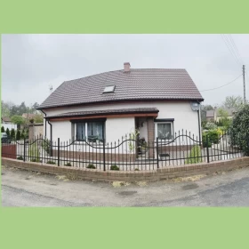Sprzedam Dom wolno stojący z basenem