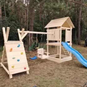 Meble ogrodowe Chojnice plac zabaw, huśtawka, stół ławki.