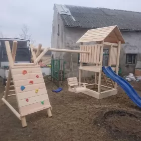 Meble ogrodowe Chojnice plac zabaw, huśtawka, stół ławki.