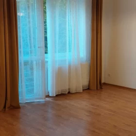 Wynajmę Mieszkanie 52m - 2 pokoje bez czynszu i bez problemu z parkowaniem