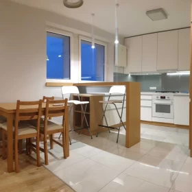 Wynajmę mieszkanie 2 - pok. 50m2 w Warszawie