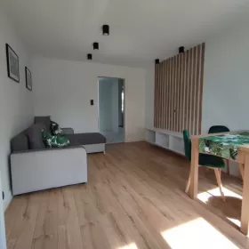 Sprzedam mieszkanie Pabianice II piętro ,39m2, świeżo po generalnym remoncie