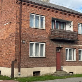 Do wynajęcia dom 2-rodziny  lub  pod sklep 8-pokoi 2 łazienki 2 kuchni