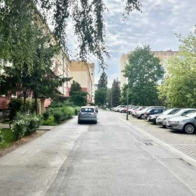 Sprzedam jasne 2 pokojowe mieszkanie 39 m2 - po remoncie z piwnicą