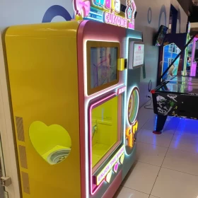 Gotowy biznes sprzedam Automat do waty cukrowej w centrum handlowym