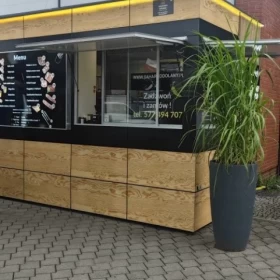 Gotowy biznes-odstępne food truck z kebabem