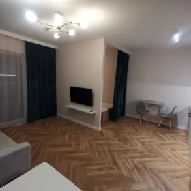 Wynajmę mieszkanie kawalerka z windą Białobrzegi