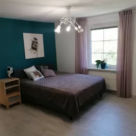 Wynajmę pokój Poznań - Pokój dwuosobowy z garderobą (dwa pokoje) 26 m2