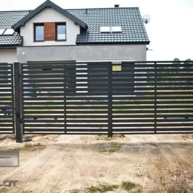 Ogrodzenia panelowe + podmurówka + montaż. 51 drutów pionowych.