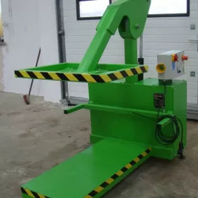 Belownica, ugniatarka, prasa do śmieci i odpadów w pojemnikach 1100L BARTONTECH