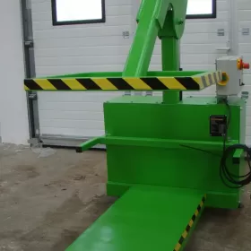 Belownica, ugniatarka, prasa do śmieci i odpadów w pojemnikach 1100L BARTONTECH