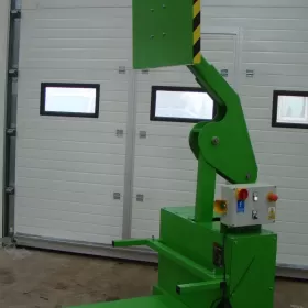 Belownica, ugniatarka, prasa do śmieci i odpadów w pojemnikach 1100L BARTONTECH