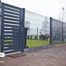 Ogrodzenia panelowe + podmurówka + montaż. 51 drutów pionowych.