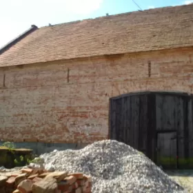 spszedam obiekty folwarczne