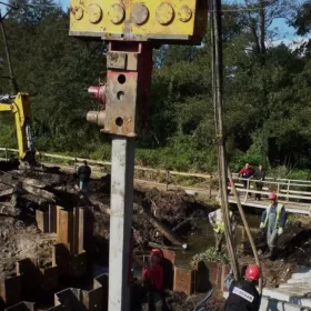 Używany zacisk do pali pełnych PVE 120T40