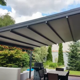PERGOLA ALUMINIOWA ELEKTRYCZNA PERGOLA Z DACHEM ZWIJANYM